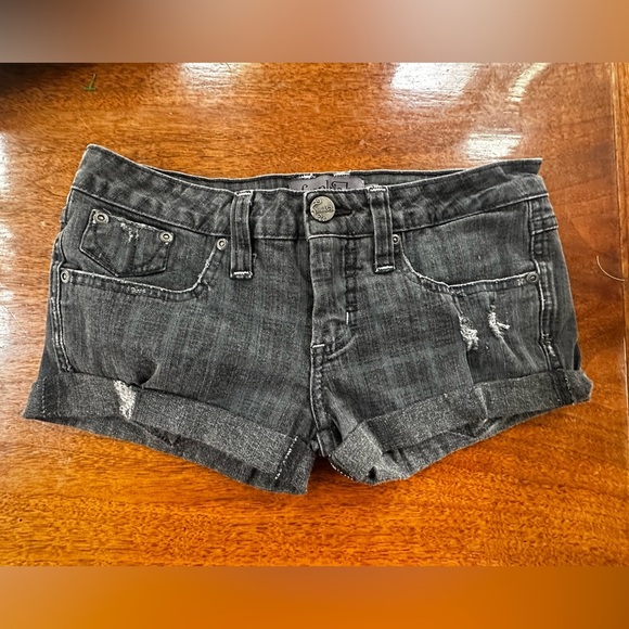 Frankie B. Gray Distressed Plaid Low Rise Shorts With Cuff Size 28 EUC! - Picture 1 of 5